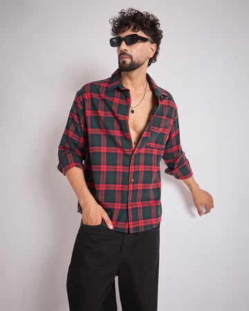 Chimpaaanzee Men Green & Red Oversized Fit Shirt
