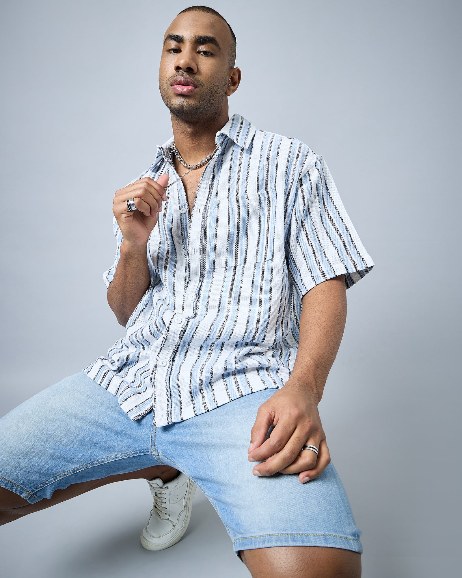 Chimpaaanzee Men White & Blue Oversized Shirt