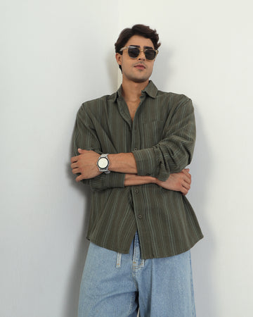 Chimpaaanzee Men Green Oversized Fit Shirt