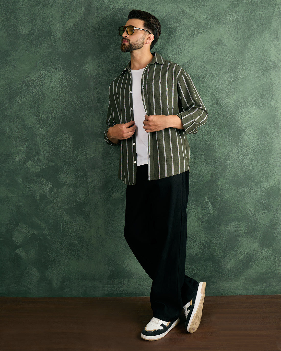 Chimpaaanzee Men Green Oversized Fit Shirt