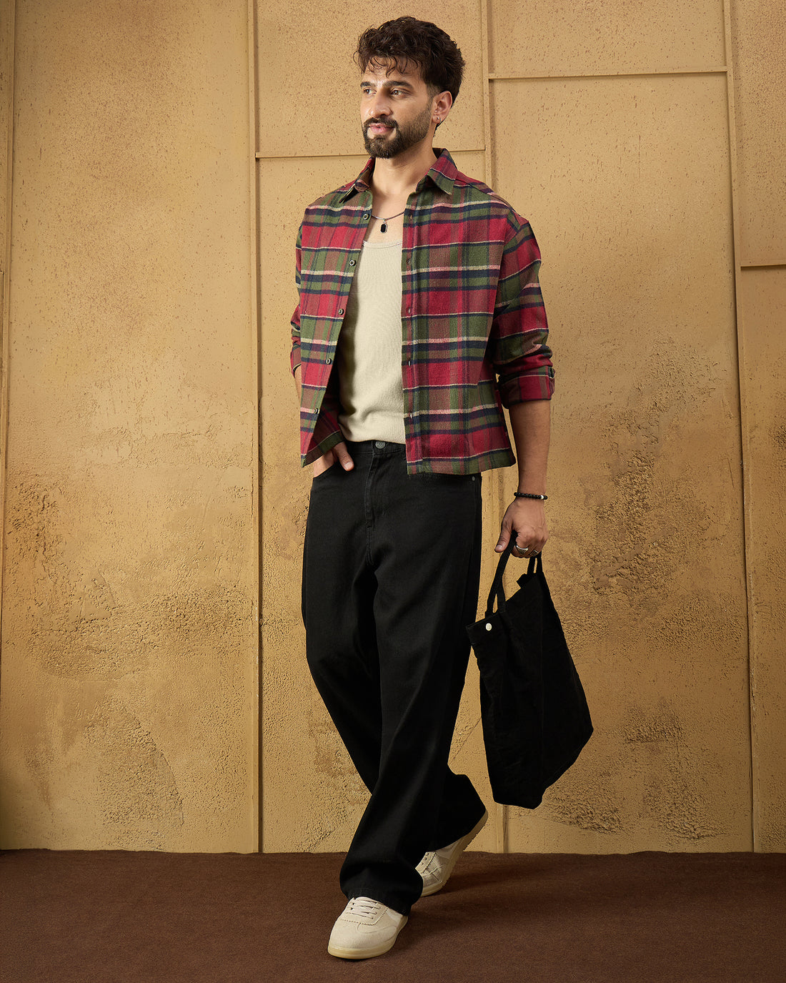 Chimpaaanzee Men Red & Green Boxy Fit Shirt