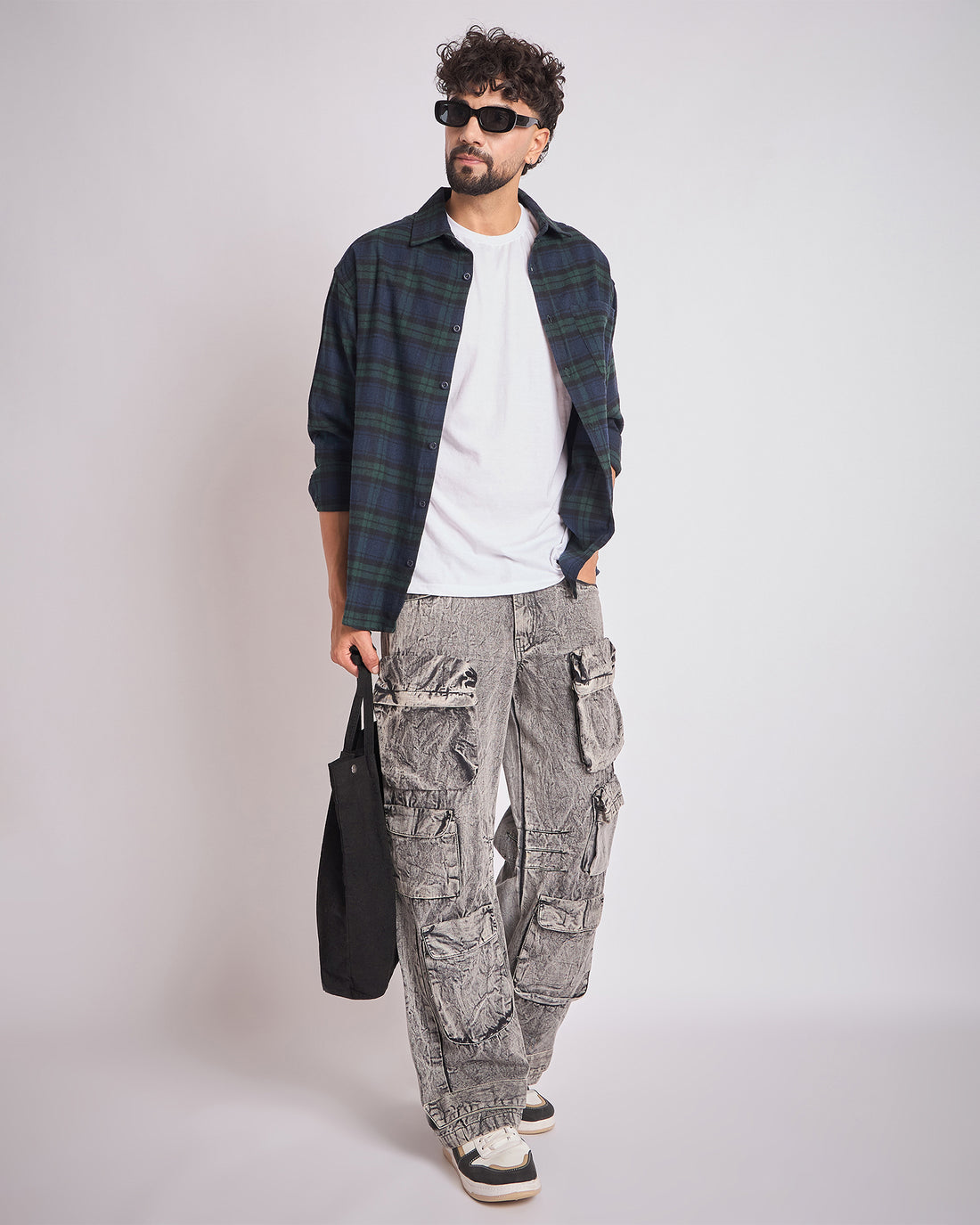 Chimpaaanzee Men Navy & Green Oversized Fit Shirt
