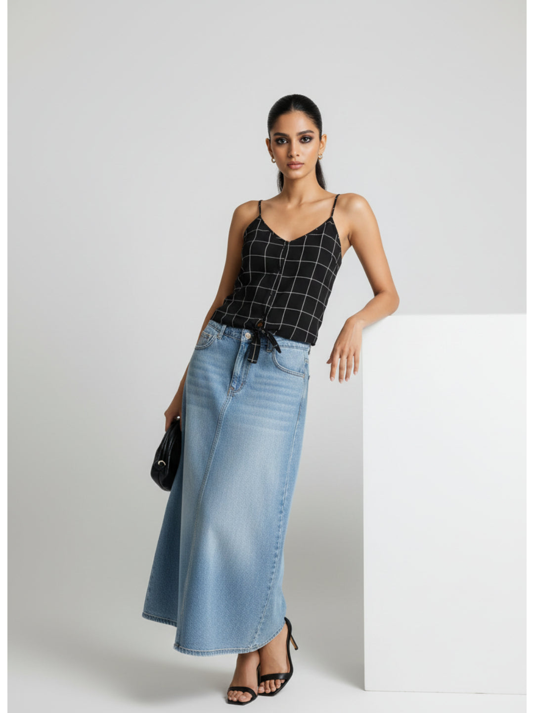 Chimpaaanzee Women Knotted Black Top