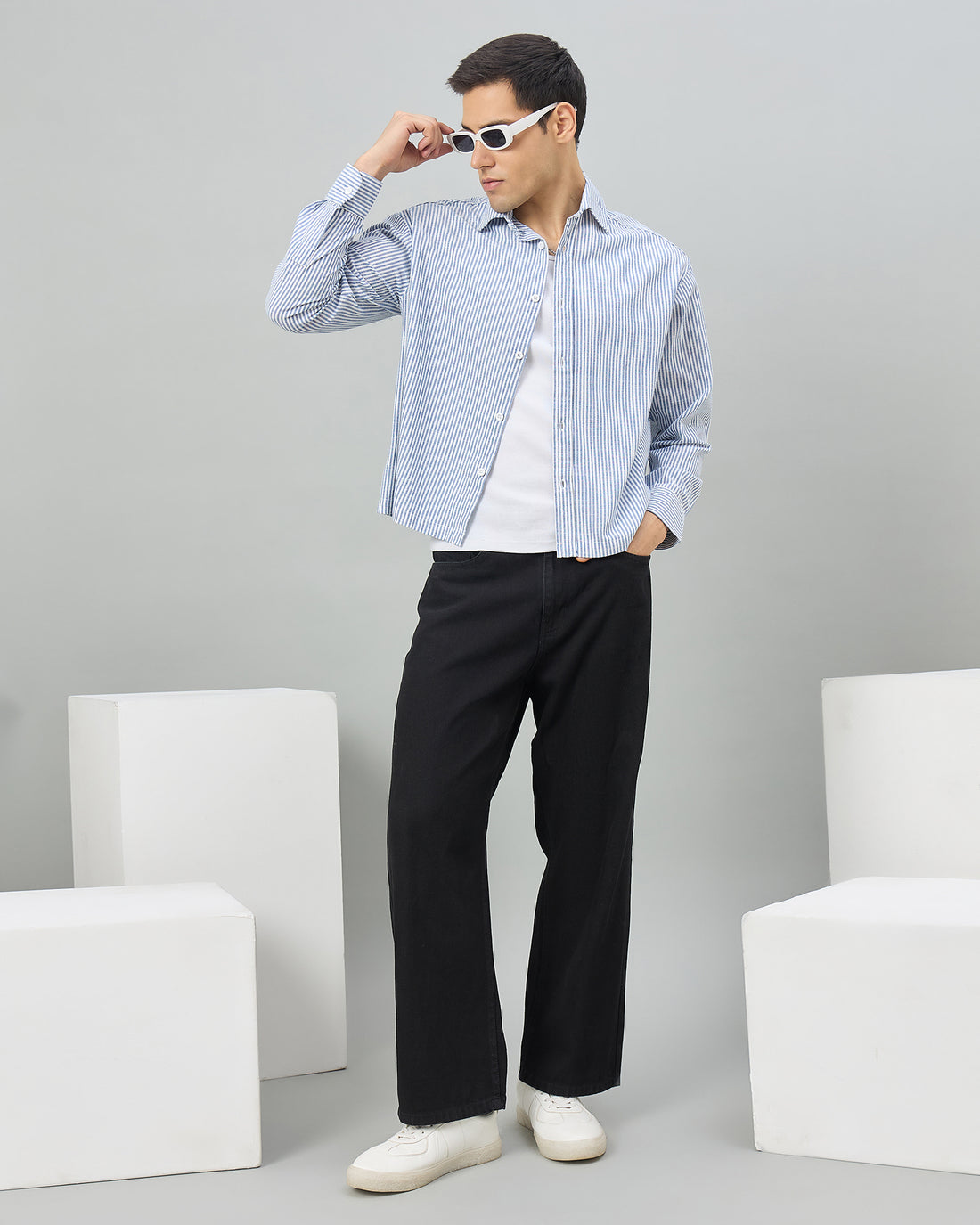 Chimpaaanzee Men Blue & White Boxy Fit Shirt