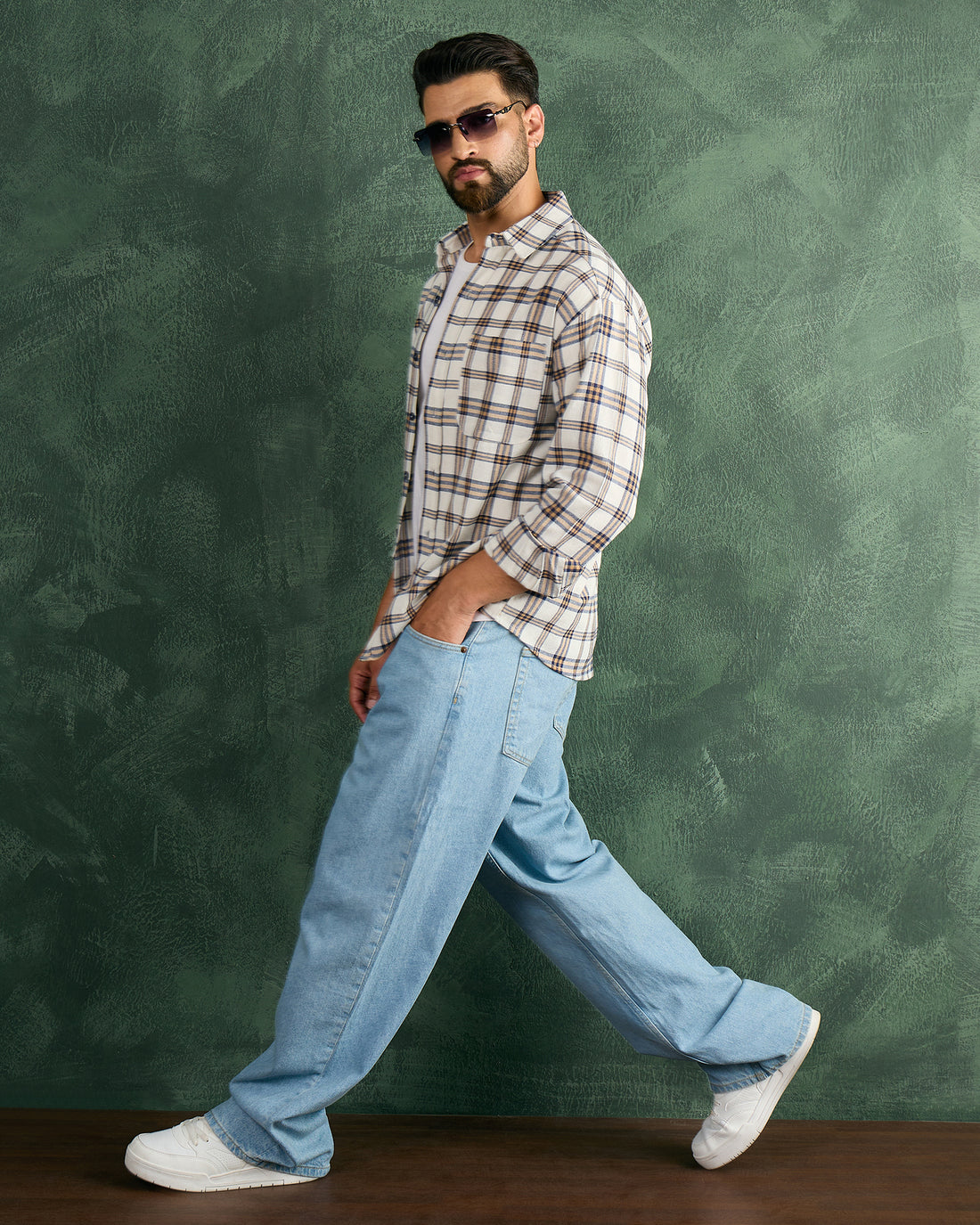 Chimpaaanzee Men White & Navy Oversized Fit Shirt