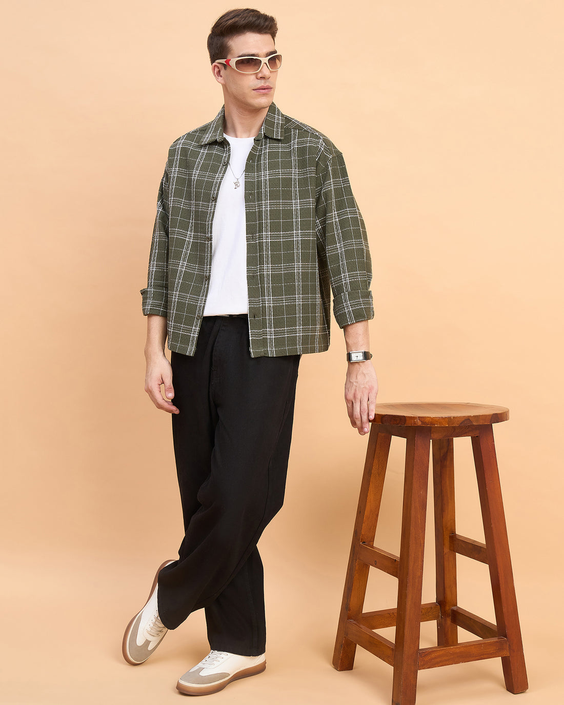 Chimpaaanzee Men Dark Green Boxy Fit Shirt