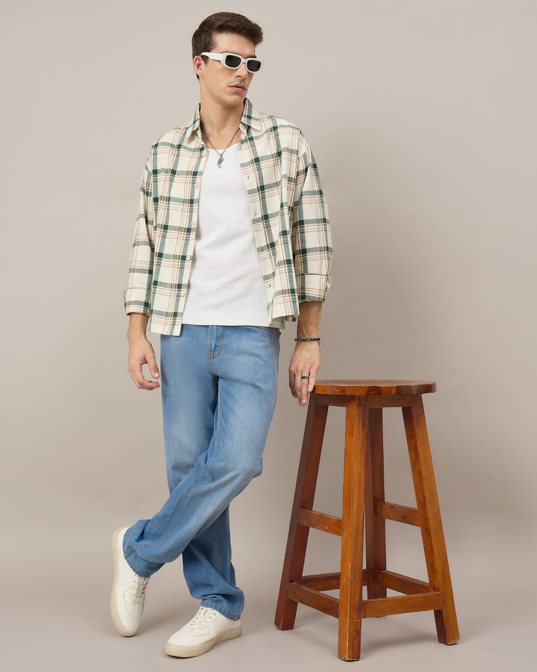 Chimpaaanzee Men Off White & Green Boxy Fit Shirt