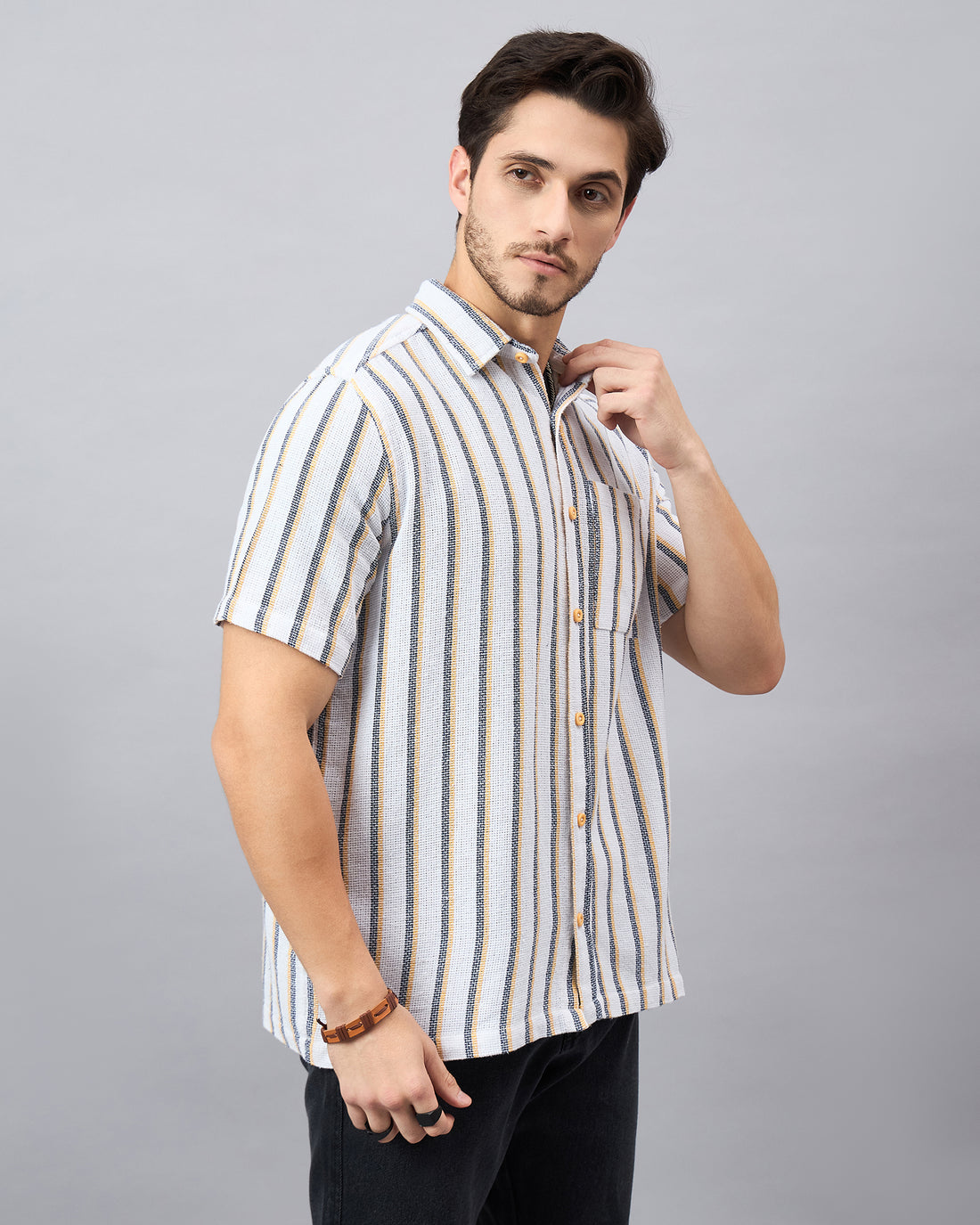 Chimpaaanzee Men White & Black Regular Fit Shirt